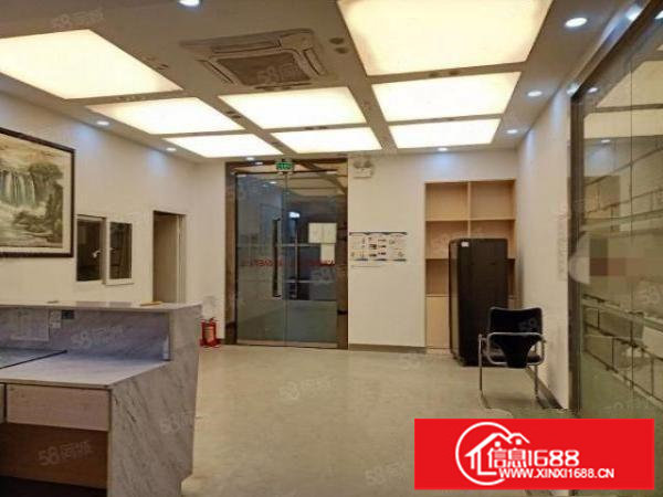 新出精装修厂房800平现成办公家具可拎包入住