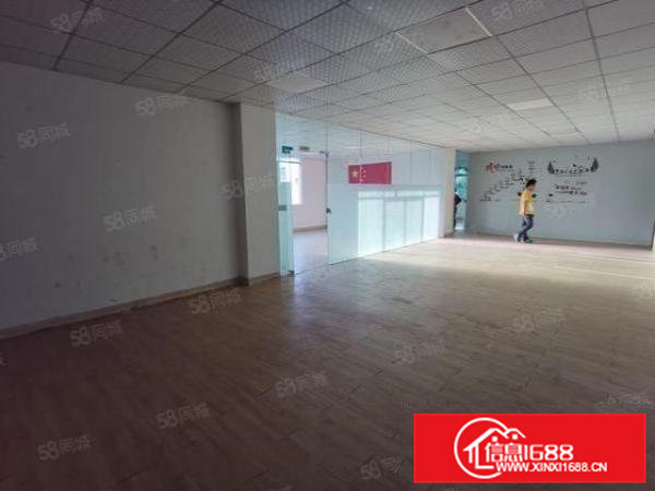 寮步挨东城新出一栋独立厂房出租2000平，形象位置佳，好招工