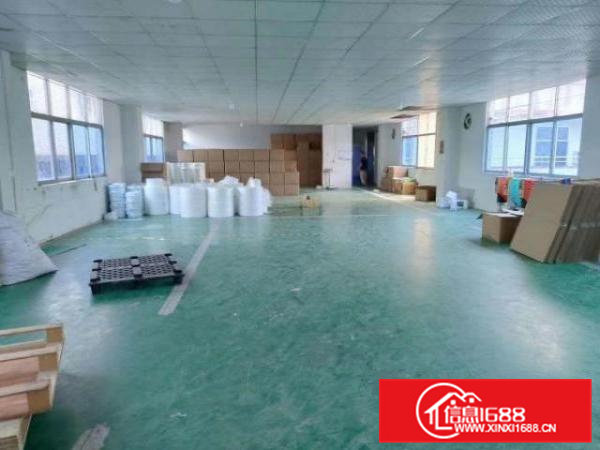 凤岗官井头靠近龙岗新出三楼900平米精装修带吊顶拎包入住