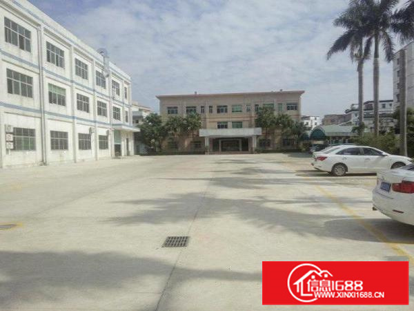 平湖辅城坳工业区3楼900㎡厂房招租，临近高速口