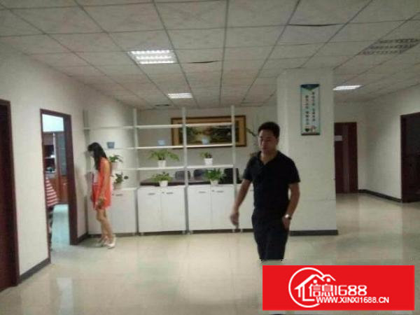 龙岗宝龙楼上1800平方精装修厂房出租