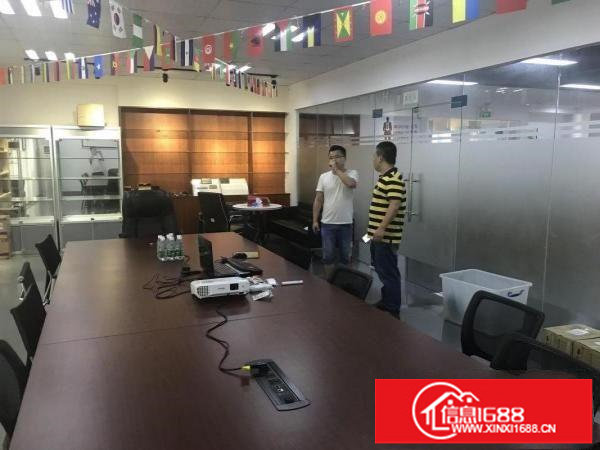 坂田原房东1280平1680平，红本面积出租，无公摊！