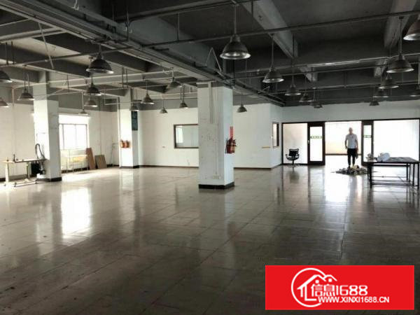 北栅新出原房东服装厂整层800平方出租。