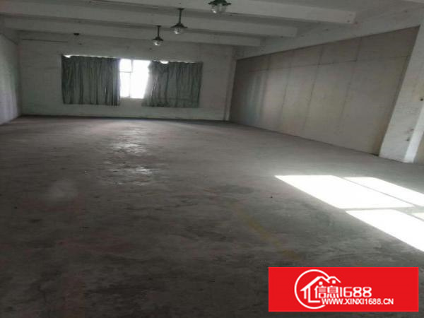 平湖白泥坑新现成装修出租,转租带库一楼330平起