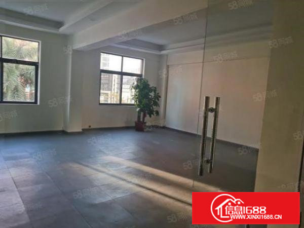 寮步竹园大马路旁原房东厂房1500平，水电齐全，带现成装修！