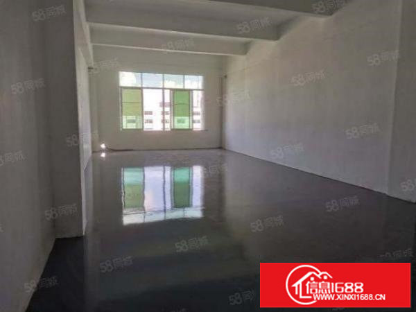 观澜福民新出楼上210平厂房，新上地坪漆，带间办公室