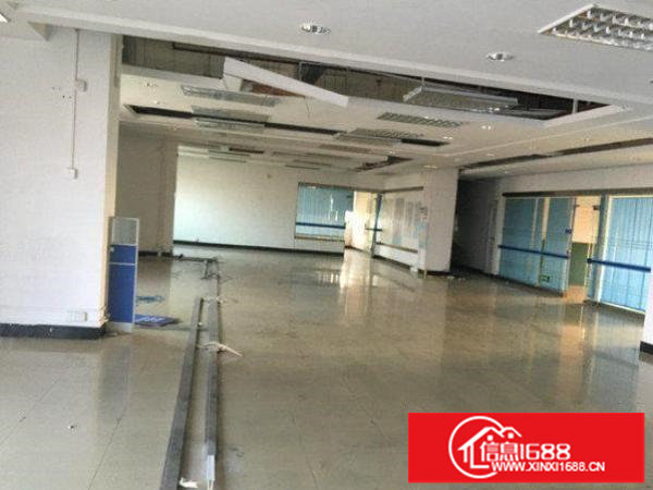 龙岗区横岗镇标准厂房楼上900平带空中花园豪华装修