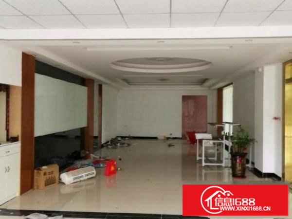 鹅公岭新出290平二楼带水电装修有电梯户型方正