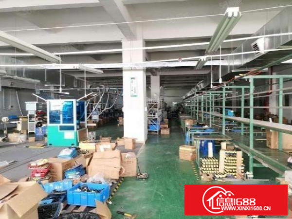 该厂房位于浮岗主干道旁，交通方便，人流量大，厂房南北通透，