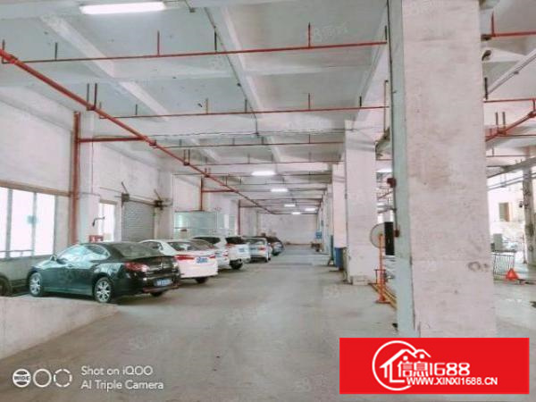 龙岗坂田杨美地铁站附近一楼2400平厂房出租。