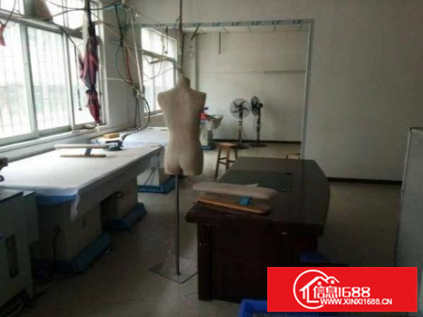 三星标准厂房一楼360平，采光好，无公摊