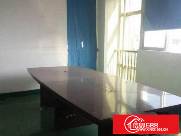 布吉布吉关新出楼上带装修700平方标准厂房出租