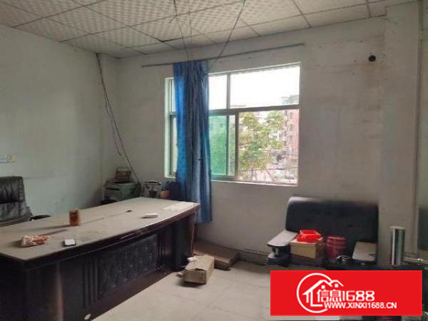 豪华装修2楼450平标准厂房，现成办公室