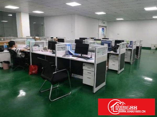 光明松柏路边上新出1500平精装修厂房，面积实在，易招工