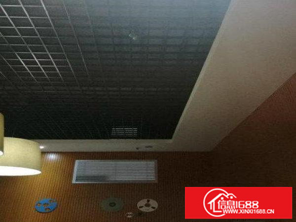 横岗华乐路楼上一整层带装精装修1400平方厂房出租