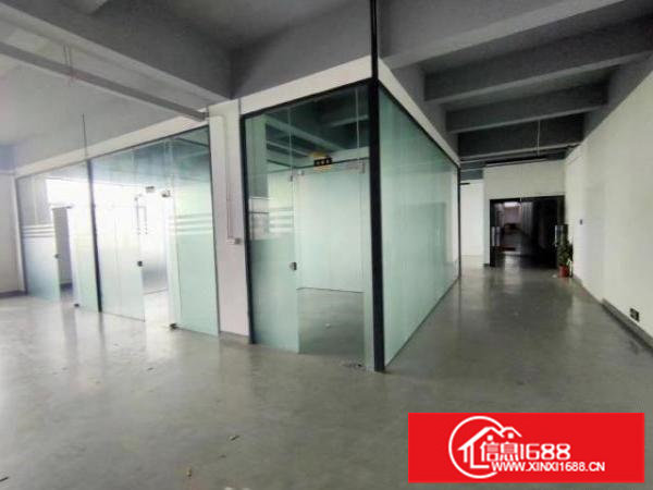 观澜轻轨站附近，花园式园区楼上精装修800，现成办公室装修