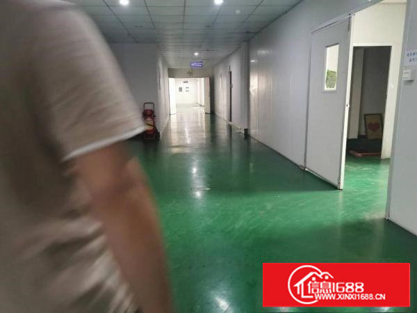 长安乌沙标准厂房出租，楼上550平消防等级高，有地坪漆
