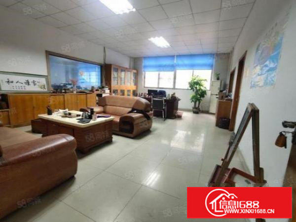 大宁新出厂房1600平，现成地坪漆，大小可分，空地大