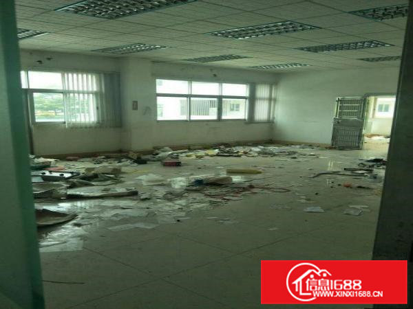 300平方现成办公室车间吊顶