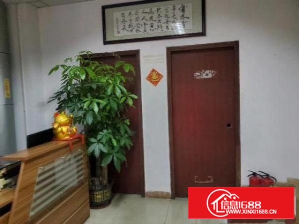 新二工业区靠客运站960平精装厂房出租