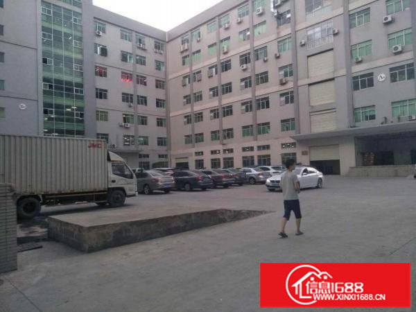 长圳新出带卸货平台楼上整层厂房2600平米带精装修