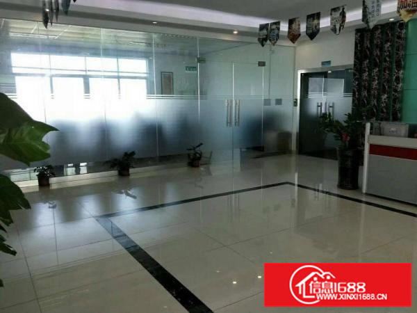 平湖富民工业区带装修2楼800平方厂房出租