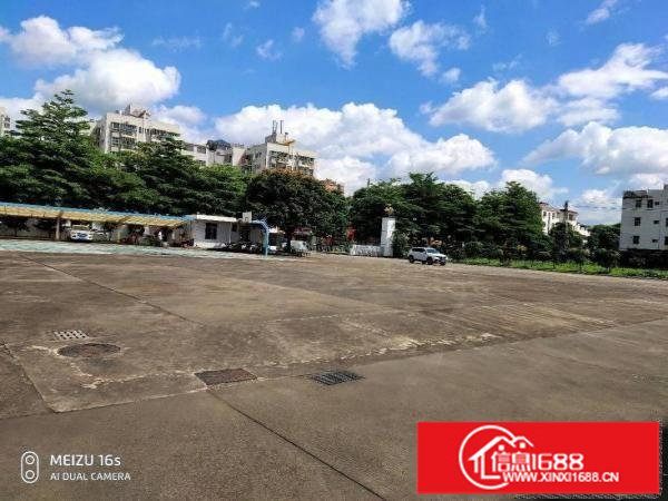 坪地8米高仓库，厂房出租！证件齐全，有红本，空地超大！