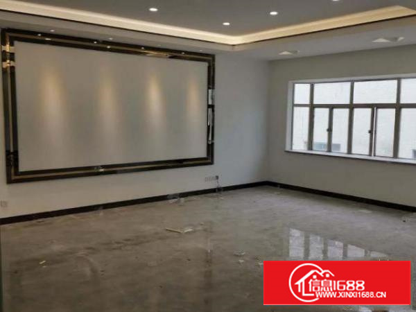 1200平，一二楼厂房招租，有客梯，二楼可以做办公室