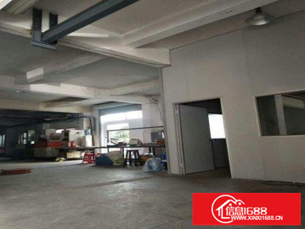 石龙坑工业区新出一楼厂房460平，有现成行吊，水电齐全