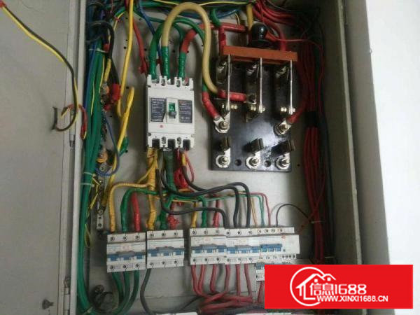 长安新出一楼300平厂房出租精装修带办公室洗手间水电齐全