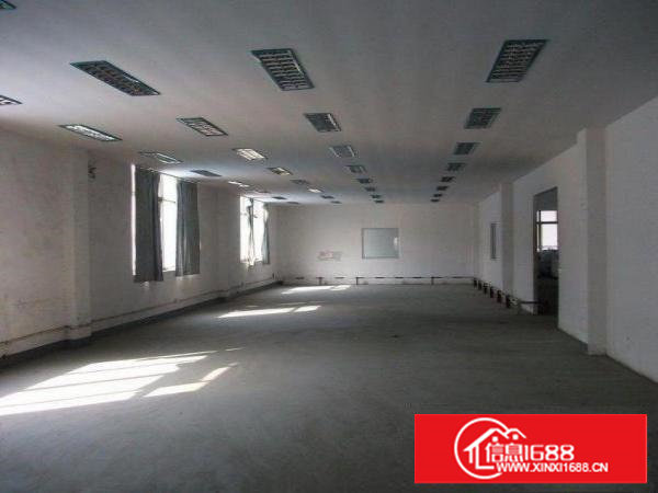 横塘标准厂房二楼950平可办环评可分租，交通方便