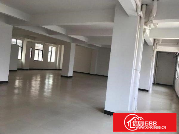 一楼二楼厂房式，还带一个夹层（可作办公室或者宿舍）