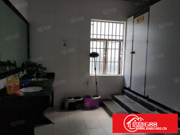 布吉长龙原房东独院4930平厂房出租，建筑面积出租，空地大