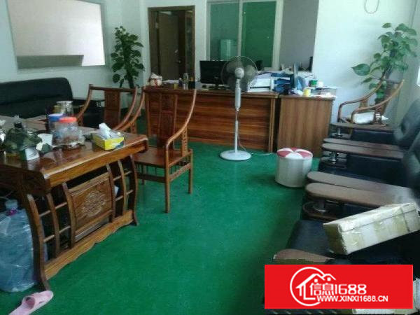 塘厦东深二线旁新空楼上带装修厂房800平米带办公室