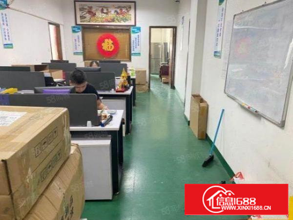 石岩汽车站附近，楼上520平豪华装修，按建筑面积出租