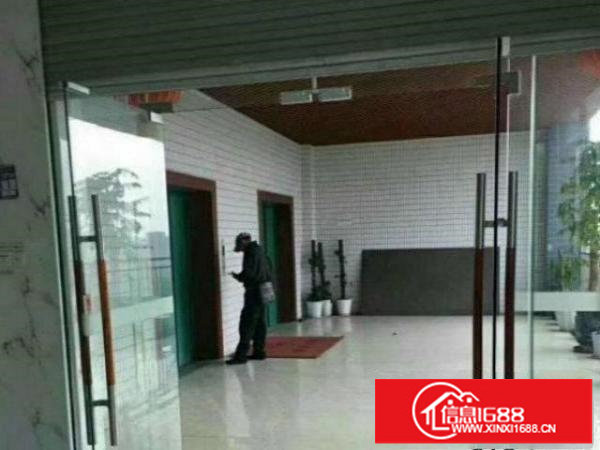 业主直租龙岗坪地独门独院厂房1200平方适合科研，办公