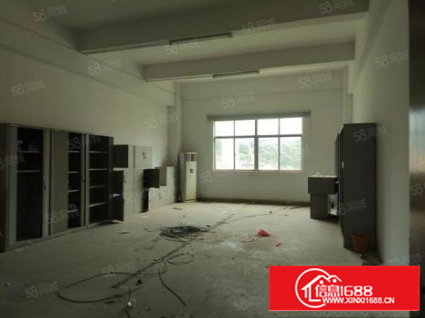 凤岗东深二线边8000平独院厂房出租。空地大，精装修，可分租