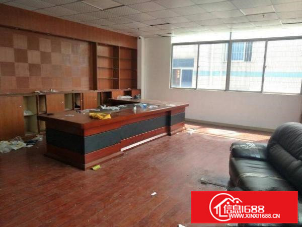 官井头工业区新出楼上厂房，1100平方，现成装修