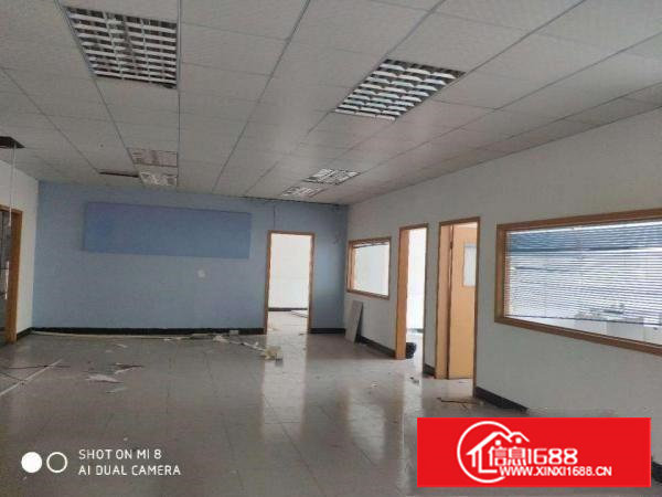 长安新出标准重工业厂房二楼带精装修1100平出租