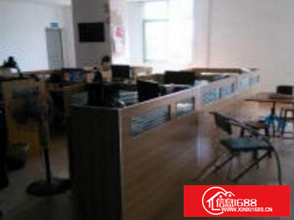 龙岗嶂背步行街1楼厂房800平出租水电齐全形象特好