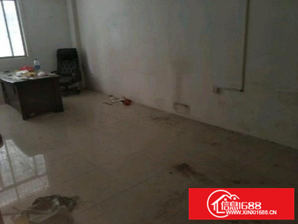 丹竹头一楼厂房950平米出租，可分租。高度5.5米