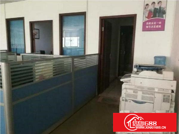 大岭山新出工业区一楼600平厂房带办公室装修