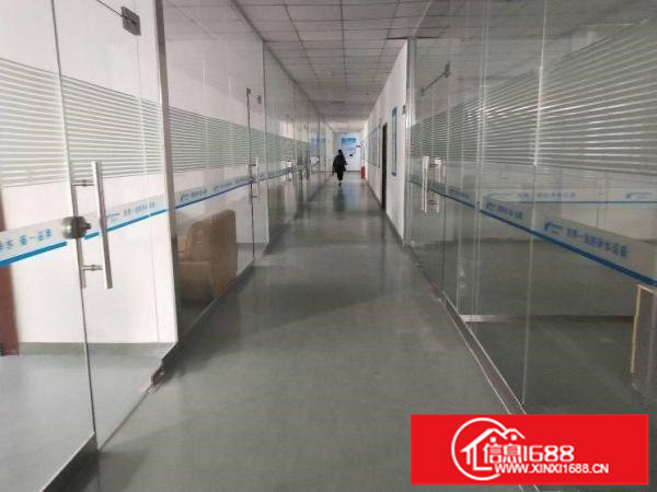 龙岗低碳城带装修厂房六楼一整层1750平、水电现成