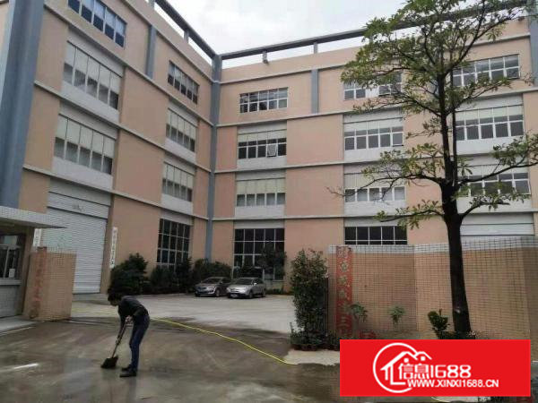 东莞黄江有带装修厂房楼上1800平出租可以分租一半