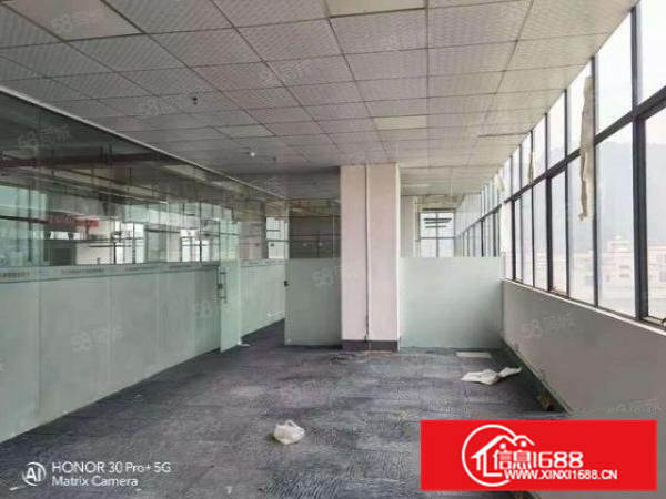虎门树田新空出6楼1150平方厂房，现成装修水电，办公室