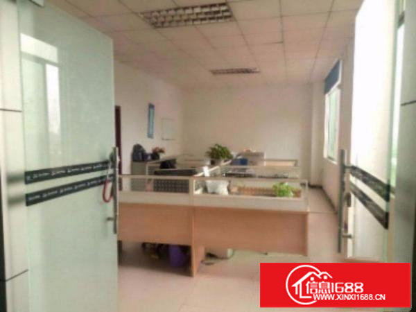 横岗塘坑地铁站附近标准厂房一楼800平出租交通方便形象好