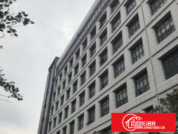 龙华地铁站新出楼上带装修300平方厂房招租