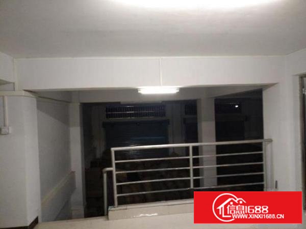 房东直租(双门面):小工厂(仓储)270平方石排水贝邓屋