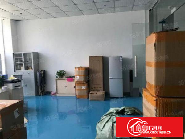 坪山大工业区楼上现成装修厂房出租，带红本3吨货梯