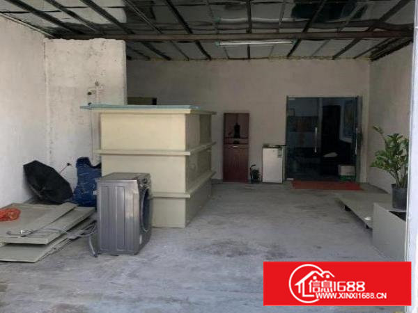 厂房已分割好空间，一个仓库，一个办公室，一个工作区域，